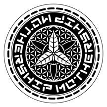 Beginning in 2012, this is the graphic logo based on sacred geometry used by Mothership Glass in Bellingham,Washington, that is very similar to the Ansty, England, wheat pattern reported on August 12, 2016, below. But the glasswork logo has different, straight line perimeter letters, “MOTHERSHIP MOTHERSHIP,” compared to the 20 intricate symbols in the large wheat crop formation below Logo from Mothership Glass facebook page.