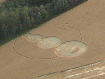 First 2003 formation near Tisdale, Saskatchewan, Canada, reported on August 20, 2003 in wheat. Aerial photograph © 2003 by Michael Harpham.