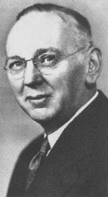 Edgar Cayce at age 55 in 1932.