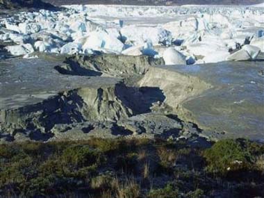 Perhaps as much as 10 acres of lake water one hundred feet deep are gone from the Magallanes region of southern Chile.Ice chunks were left behind and a new, large ground fissure, which might have resulted from an earthquake between March and May 2007. Perhaps the lake water is underground. Image courtesy CONAF.