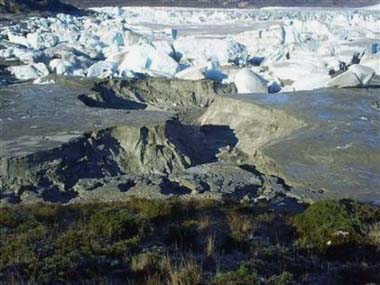 Perhaps as much as 10 acres of lake water one hundred feet deep are gone from the Magallanes region of southern Chile.Ice chunks were left behind and a new, large ground fissure, which might have resulted from an earthquake between March and May 2007. Perhaps the lake water is underground. Image courtesy CONAF.