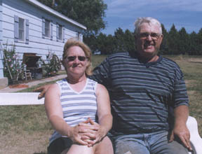 Brenda and Dale Oberg at their Farnam, Nebraska home, about eight miles from Larry and Joanne Jurjens. Photograph © 2004 by Linda Moulton Howe.