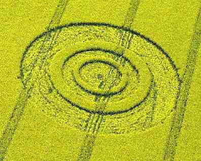 Aerial photograph © 2001 by David Russell.