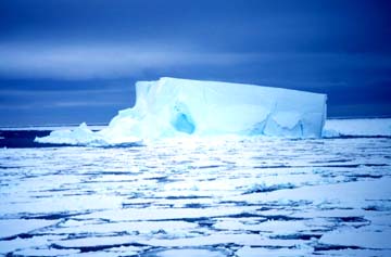 Ross Sea, Antarctica Ice Melt. Photograph © 1998 by Michael Van Woert, NOAA NESDIS, ORA.