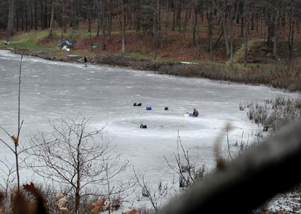 Mud Lake ice circle near Horton, Michigan, in Liberty Township, investigated on January 1, 2004. Photograph © 2004 by Ted Robertson.