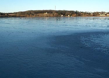 Outer "splash pattern" beyond central thin circle and first "splash pattern." Photograph © 2004 by Todd Lemire, Michigan MUFON.