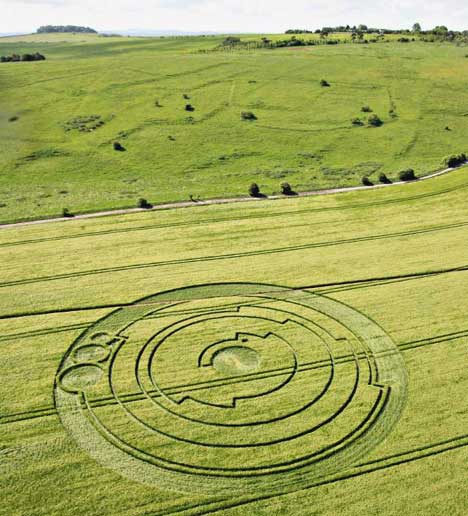 Barbury Castle barley crop formation near Wroughton, Wiltshire, U. K., reported June 1, 2008, 300 feet in diameter. Aerial image © 2008 by Lucy Pringle.