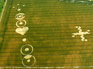 Left: "Seven chakras" pattern reported on July 22, 2004, two days after the Right: "Axis Mundi" formation was reported on July 20, 2004. Aerial photograph © 2004 by Francine Blake.