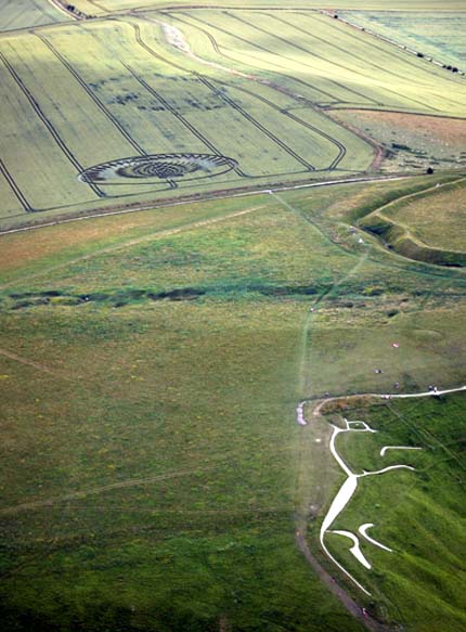 Aerial image © 2006 by Cropcircleconnector.com.