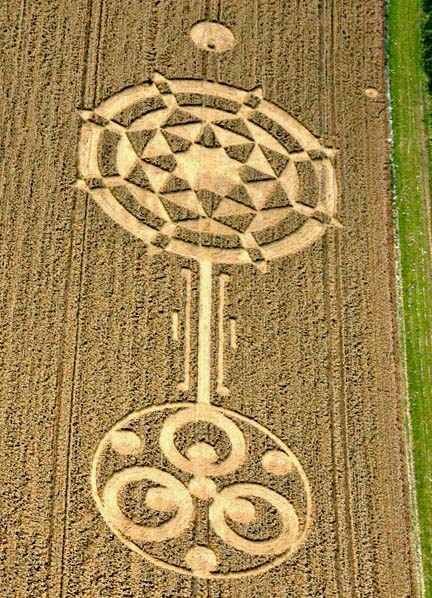 Woodborough Hill pattern made in the late afternoon of Monday, August 13, by Peter Sorensen and a colleague for Gyroscope's new music video, a grunge rock band from Perth, Australia. August 17,2007 aerial image © 2007 by Lucy Pringle.
