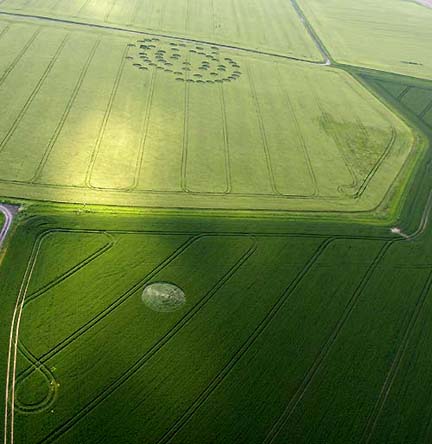 Reported May 30, 2007, 60-foot-diameter single circle in wheat near the barley spiral. Aerial image © 2007 by Peter white. Also see:  Cropcircleconnector.com. 