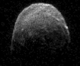 Asteroid 2005 YU55 radar image of asteroid was obtained on November 7, 2011, at 11:45 AM PST when the space rock was at 3.6 lunar distances, about 860,000 miles (1.38 million km), from Earth. The next day November 8, at 3:28 PM Pacific, YU55 moved closest to the Earth at 30,000 mph, 201,700 miles from Earth measured from the center of our planet. Radar image credit: NASA/JPL-Caltech. See NASA Nov. 7 brief video of radar images in websites below.