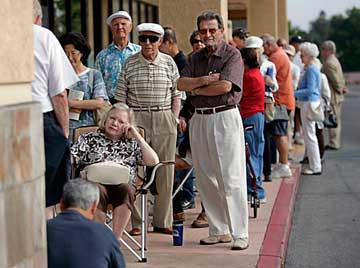 Crowd at IndyMac Bank in Pasadena, California, on Friday, July 11, 2008, after the federal government took control in the second-largest bank failure in U. S. history. Financial experts predicted at least 50 to 100 bank failures in the United States after IndyMac Bank.