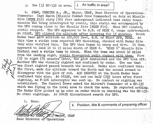 Department of the Air Force, Headquarters 862nd Combat Support Group (SAC), Minot AFB, North Dakota, UFO Report to AFSC (FTD), Wright-Patterson AFB, Ohio, dated August 30, 1966, concerning UFO events over nuclear missile sites on August 25, 1966, signed by Chester A. Shaw, Jr., Major, USAF, Base Director of Operations.
