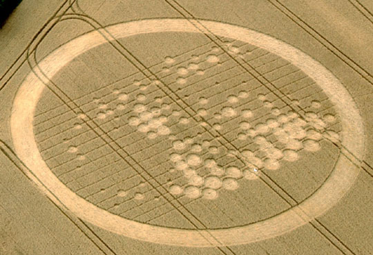 Closer aerial of the circle on the North side of M4 near Wickham Green. Aerial image © 2010 by Madelien Scholten.
