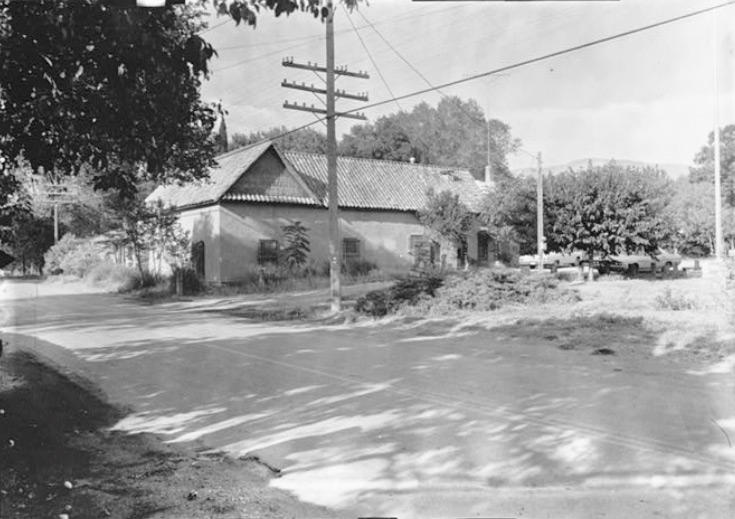 Town of La Luz and La Luz Canyon Creek, near Alamogordo in Otero County, New Mexico. Image after 1933 from Library of Congress.